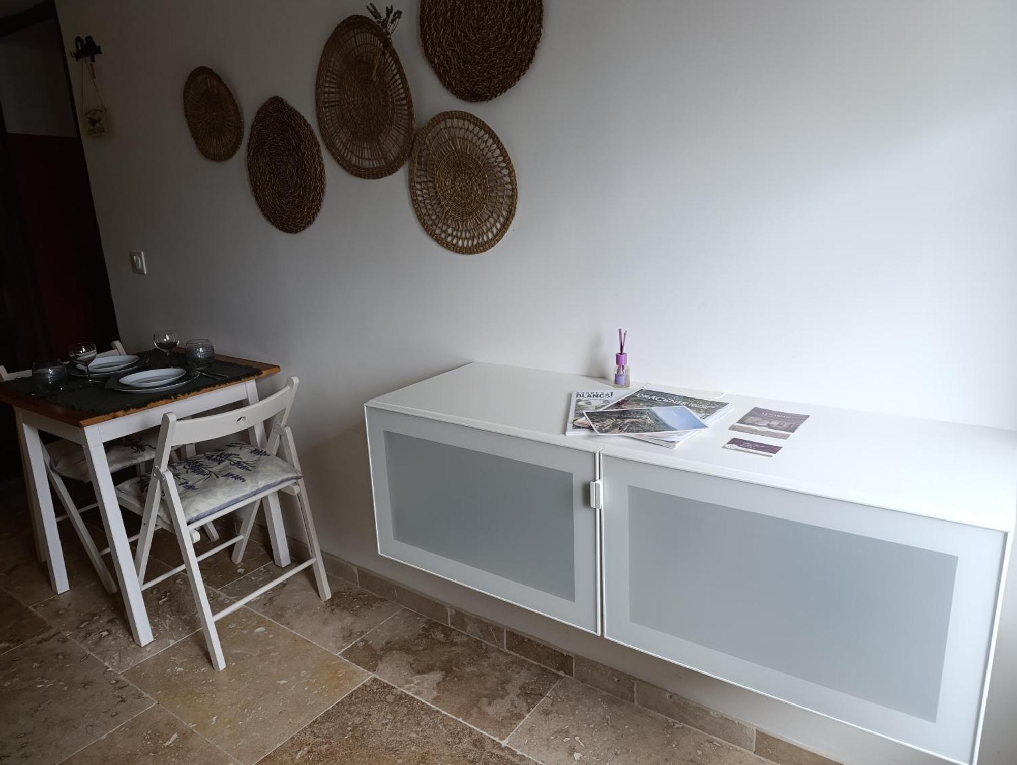 Logement Le Gabian Ampus Extérieur photo